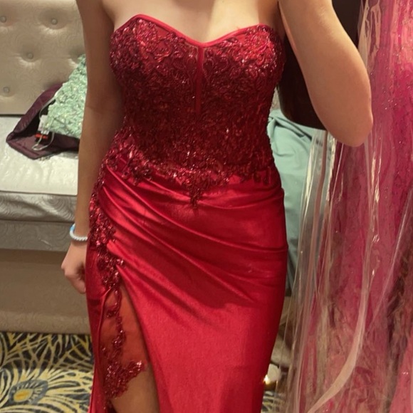 Beautiful red corseted prom dress with sequins & ribbed detailing. - Picture 6 of 6